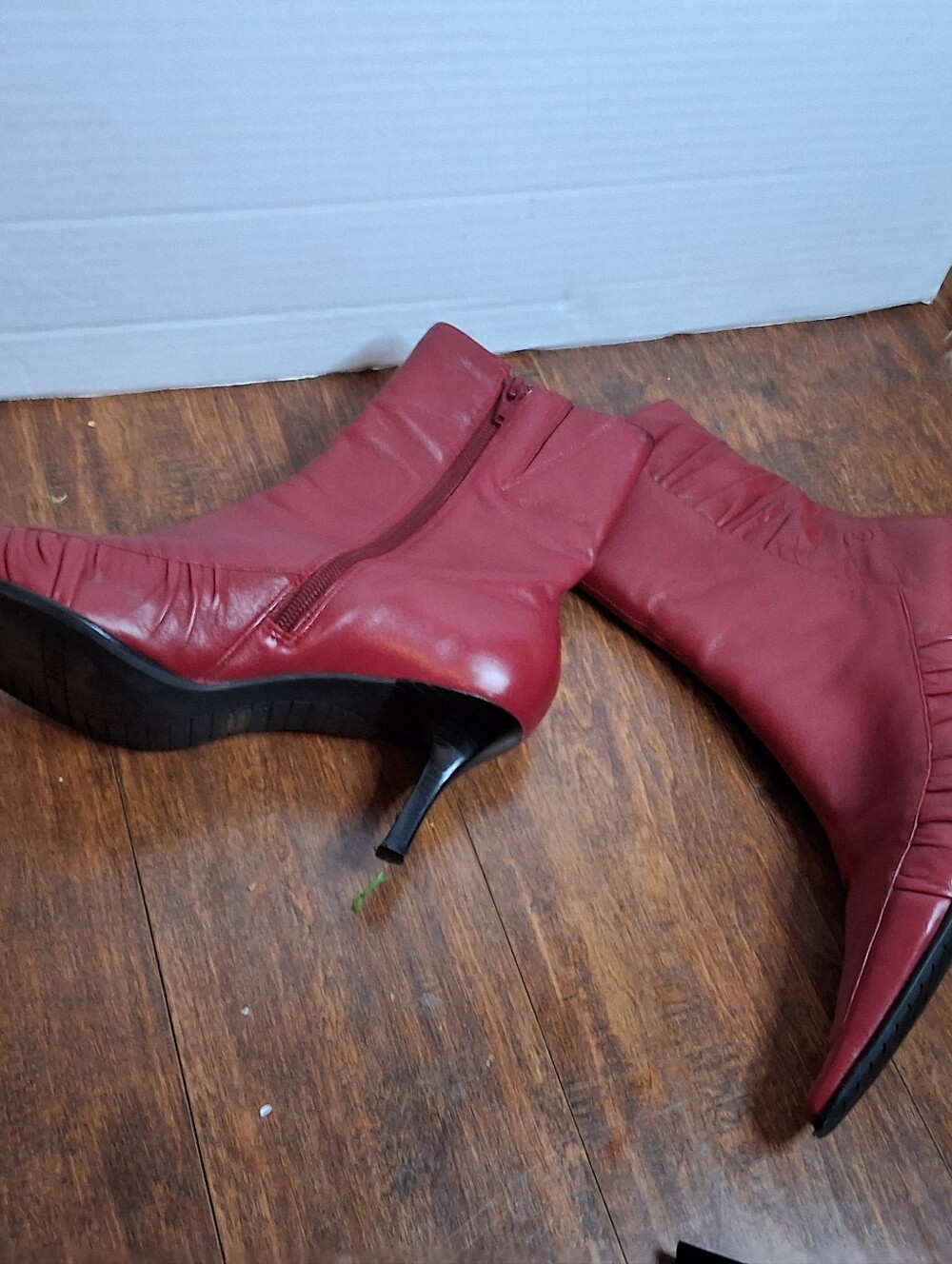 Bronx Chelsea Red Leather Pointed Toe Ankle Boots Ruched Kitten Heel 39/8 - Picture 6 of 16